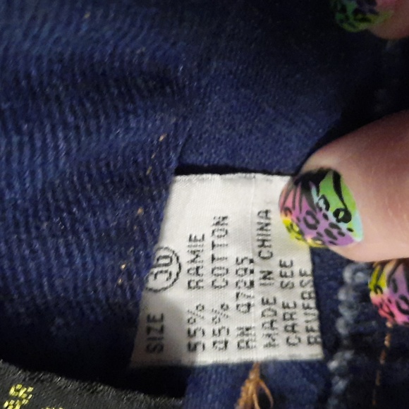 Mickey mouse Jean shorts - Picture 4 of 4